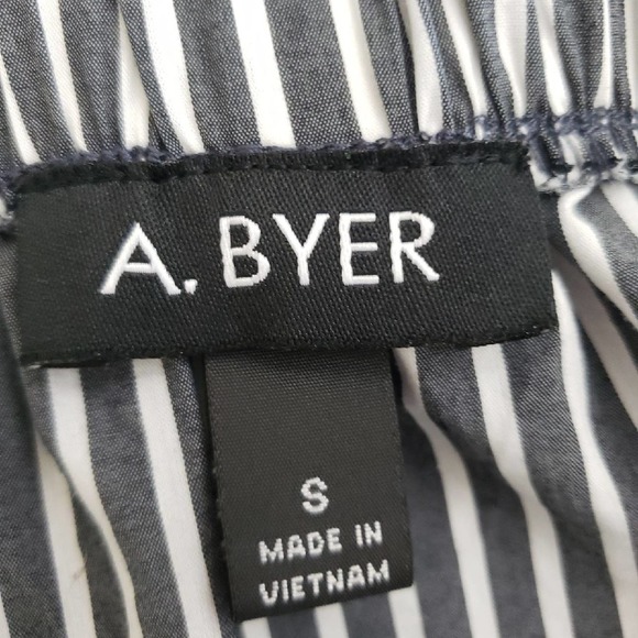A Byer Cold Shoulder Gray and White Striped Top Sz S - Picture 7 of 9